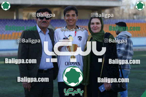 استقلال 1 - 1 کیا