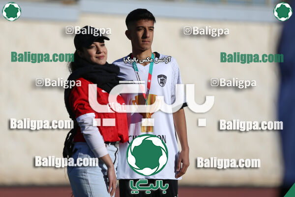استقلال 1 - 1 کیا