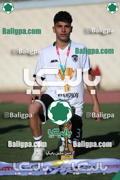 استقلال 1 - 1 کیا