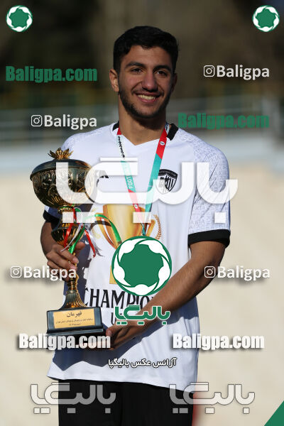 استقلال 1 - 1 کیا