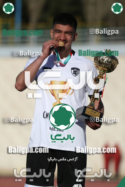 استقلال 1 - 1 کیا