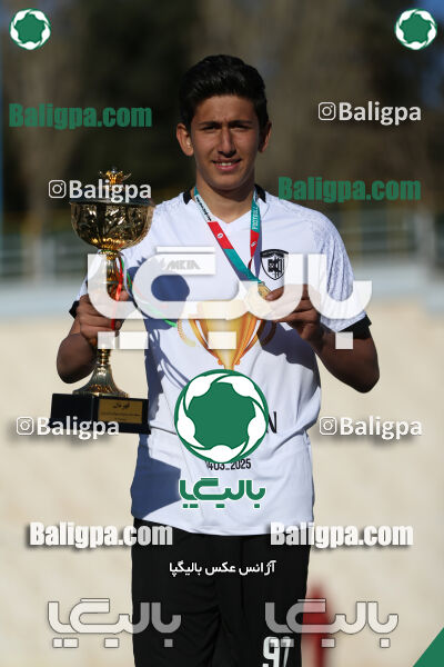 استقلال 1 - 1 کیا