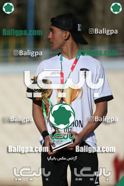 استقلال 1 - 1 کیا