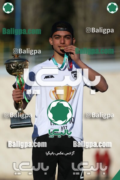 استقلال 1 - 1 کیا