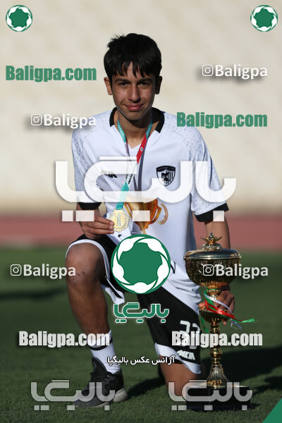 استقلال 1 - 1 کیا
