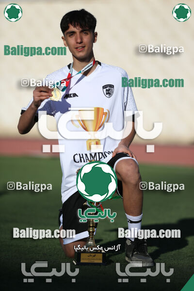 استقلال 1 - 1 کیا
