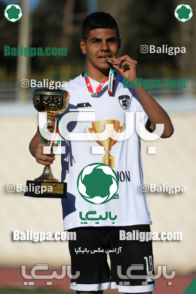 استقلال 1 - 1 کیا