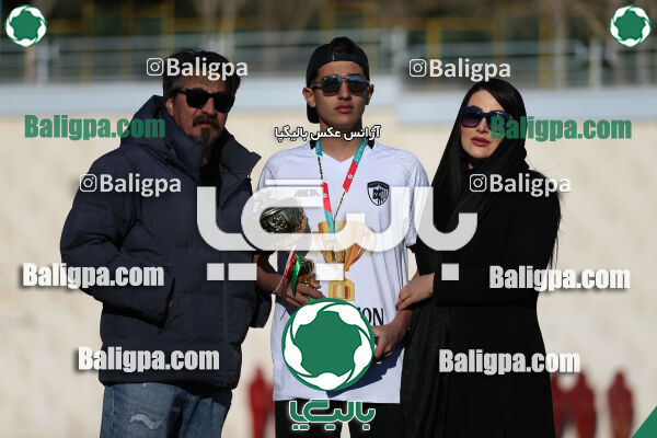 استقلال 1 - 1 کیا