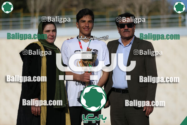 استقلال 1 - 1 کیا