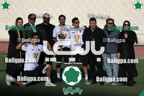 استقلال 1 - 1 کیا