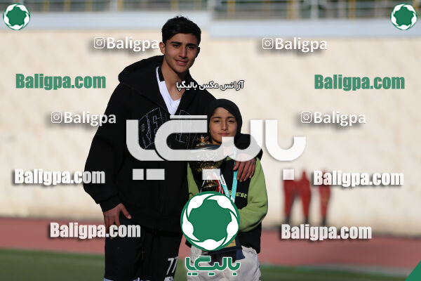 استقلال 1 - 1 کیا