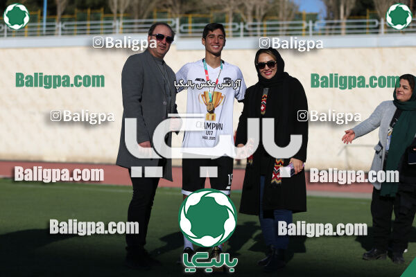 استقلال 1 - 1 کیا