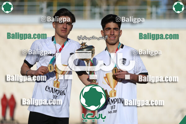 استقلال 1 - 1 کیا