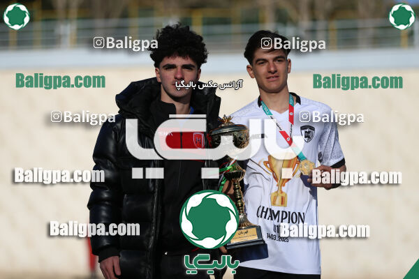 استقلال 1 - 1 کیا