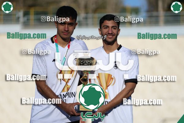 استقلال 1 - 1 کیا