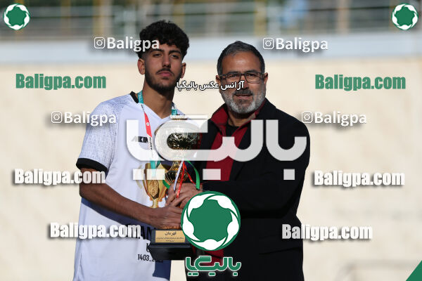 استقلال 1 - 1 کیا