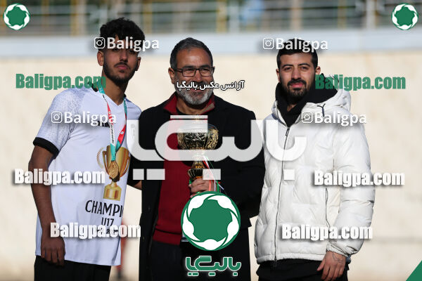 استقلال 1 - 1 کیا