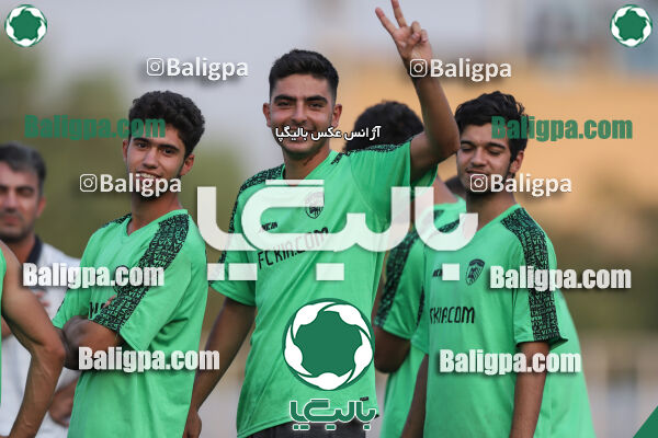 جلسه تمرینی تیم فوتبال کیا