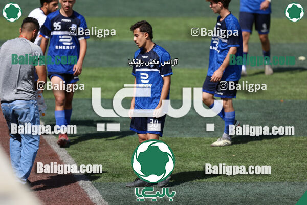 انرژی پیشرو ایرانیان 0 - 0 سزار