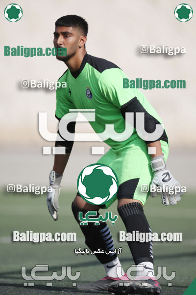 استقلال 5–1 شاهین