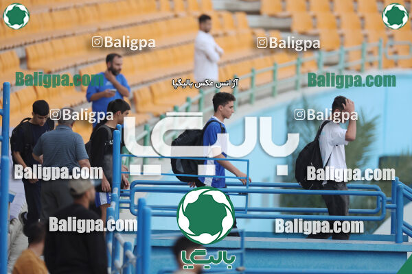 استقلال 5–1 شاهین