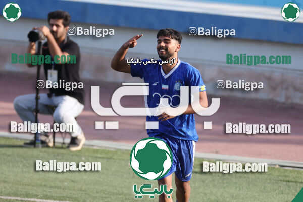 استقلال 5–1 شاهین