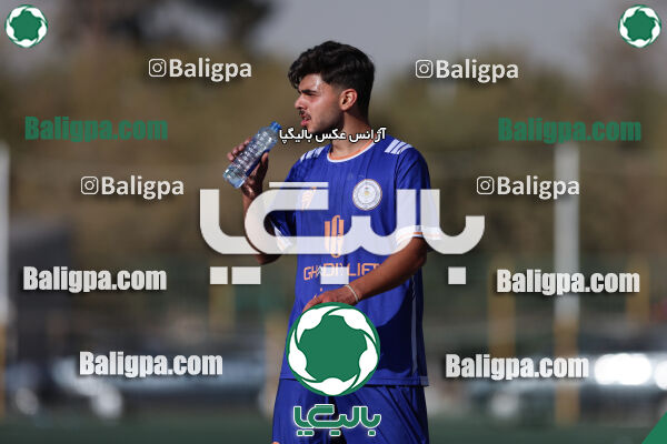 آبی پوشان روشن طهران 1–1 هوادار