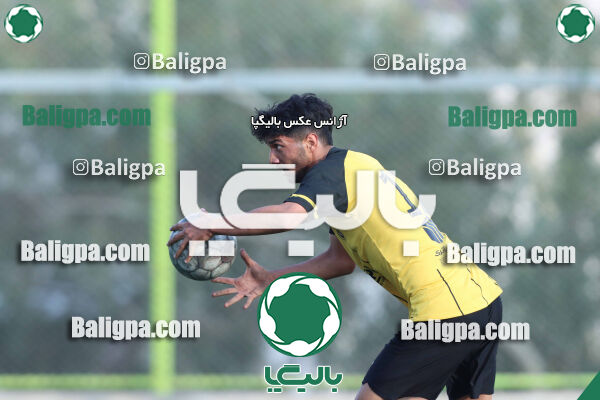 ذوب آهن اصفهان ۴ - ۲ سپاهان