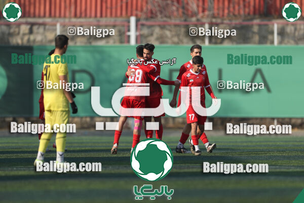 پرسپولیس 2–1 هوادار