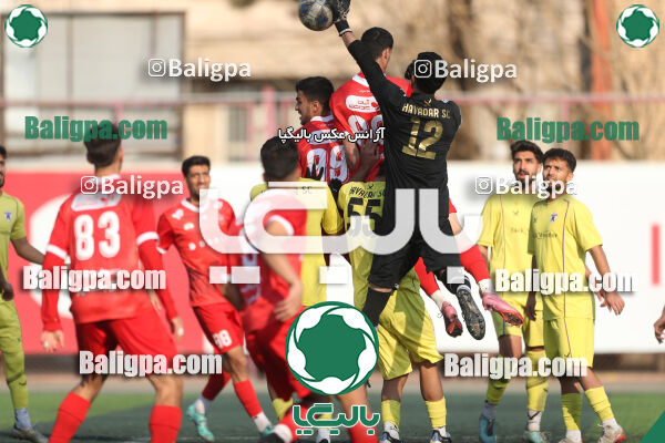 پرسپولیس 2–1 هوادار