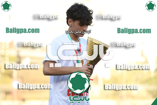 ایساتیس 1–9 شاهین