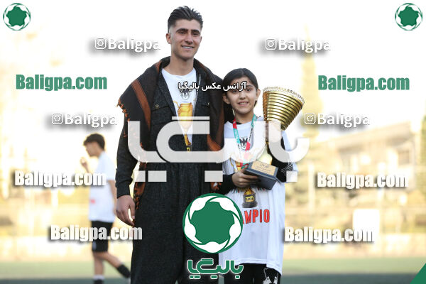 ایساتیس 1–9 شاهین