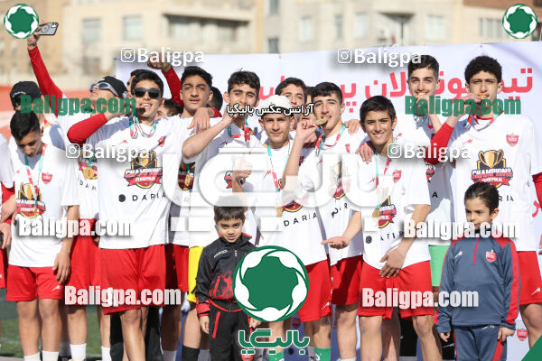 پرسپولیس 2–2 پیکان