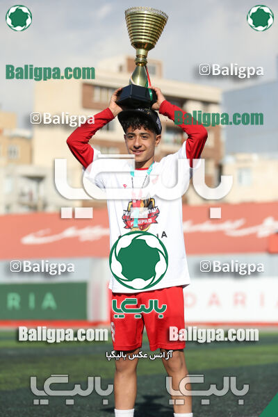 پرسپولیس 2–2 پیکان