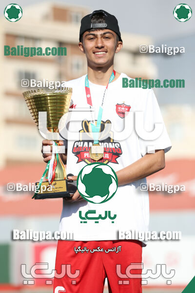 پرسپولیس 2–2 پیکان