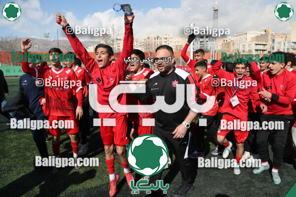 پرسپولیس 2–2 پیکان