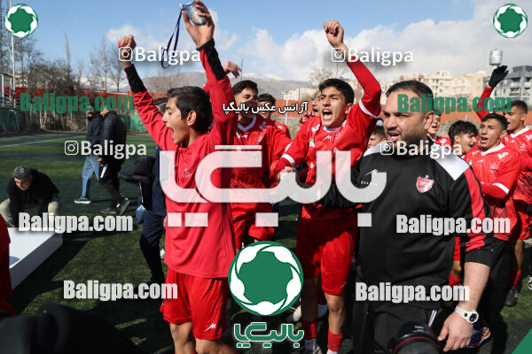 پرسپولیس 2–2 پیکان