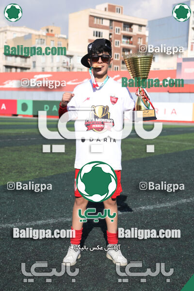 پرسپولیس 2–2 پیکان
