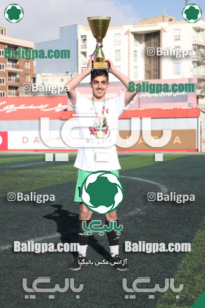 پرسپولیس 2–2 پیکان