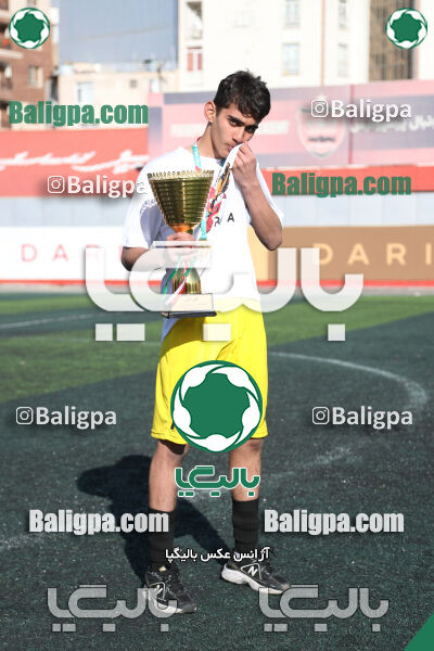 پرسپولیس 2–2 پیکان