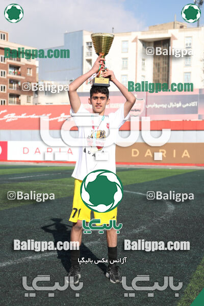پرسپولیس 2–2 پیکان