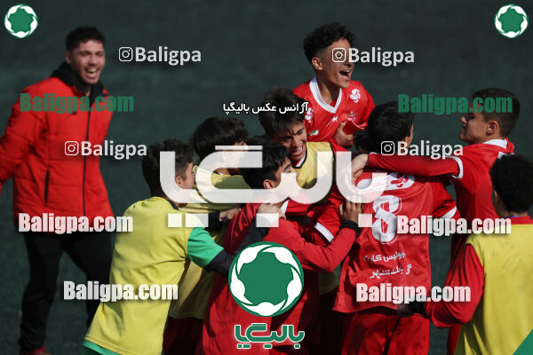 پرسپولیس ۰ (۴) - (۲) ۰ پیکان