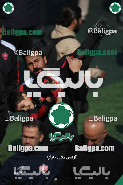 پرسپولیس ۰ (۴) - (۲) ۰ پیکان