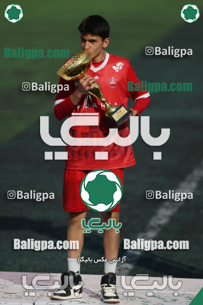 پرسپولیس ۰ (۴) - (۲) ۰ پیکان