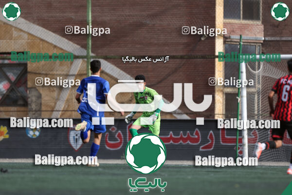 کیا ۰ - ۳ شهروند جوان نور