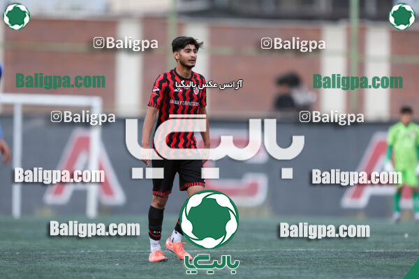 کیا ۰ - ۳ شهروند جوان نور