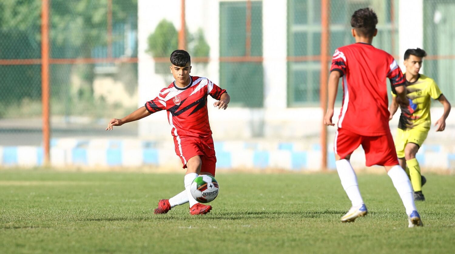 ۳ - ۲ پرسپولیس
