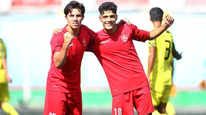 مقاومت ۲–۴ پرسپولیس