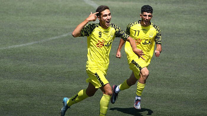 پرسپولیس ۲–۲ مقاومت
